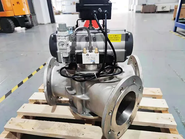 صمام تحويل لتنظيم تدفق المواد الصلبة السائبة